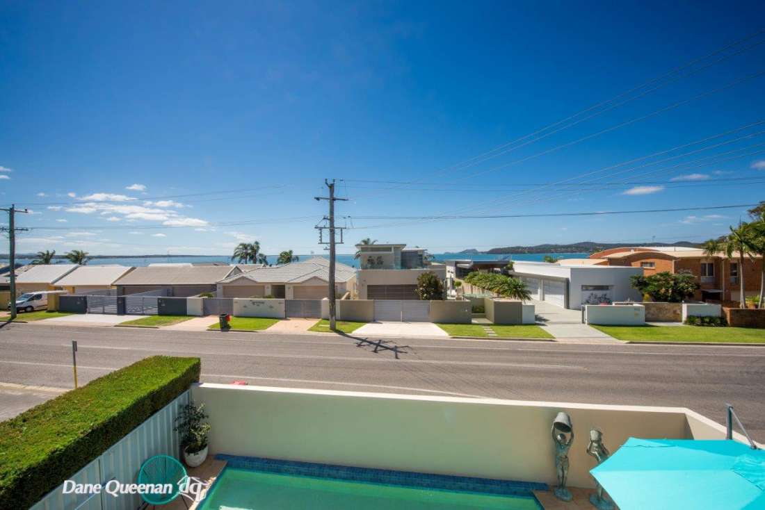 salamander bay 3房 stunning home opposite beach