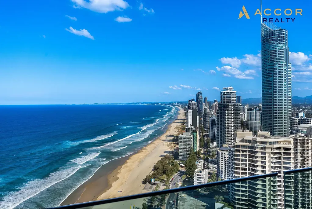 Surfers Paradise 2 Bedroom Sweeping Beach Ocean and City Panorama - Magnificent Beachfront Resort Opulent Peppers Soul!