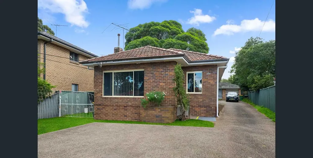 Exceptional Family Living in a Prime Revesby Setting