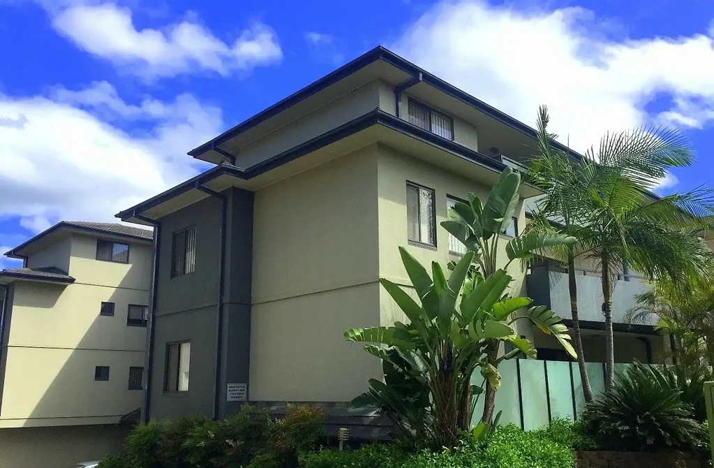 Low maintenance 2 bedroom unit