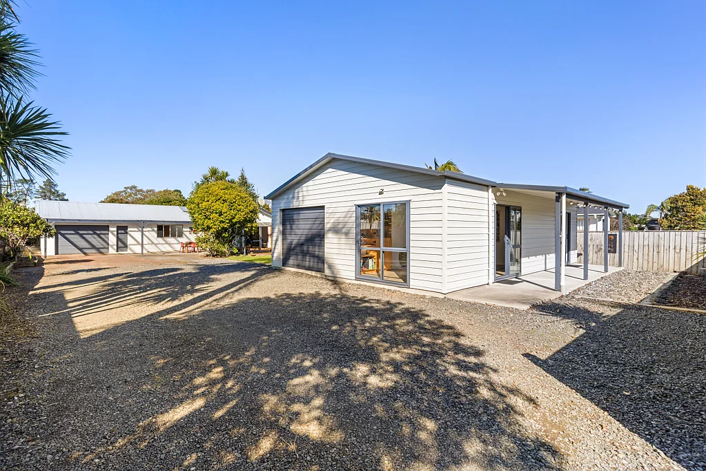 Beachlands 4房  Shifting Gears: Owners Pedal South