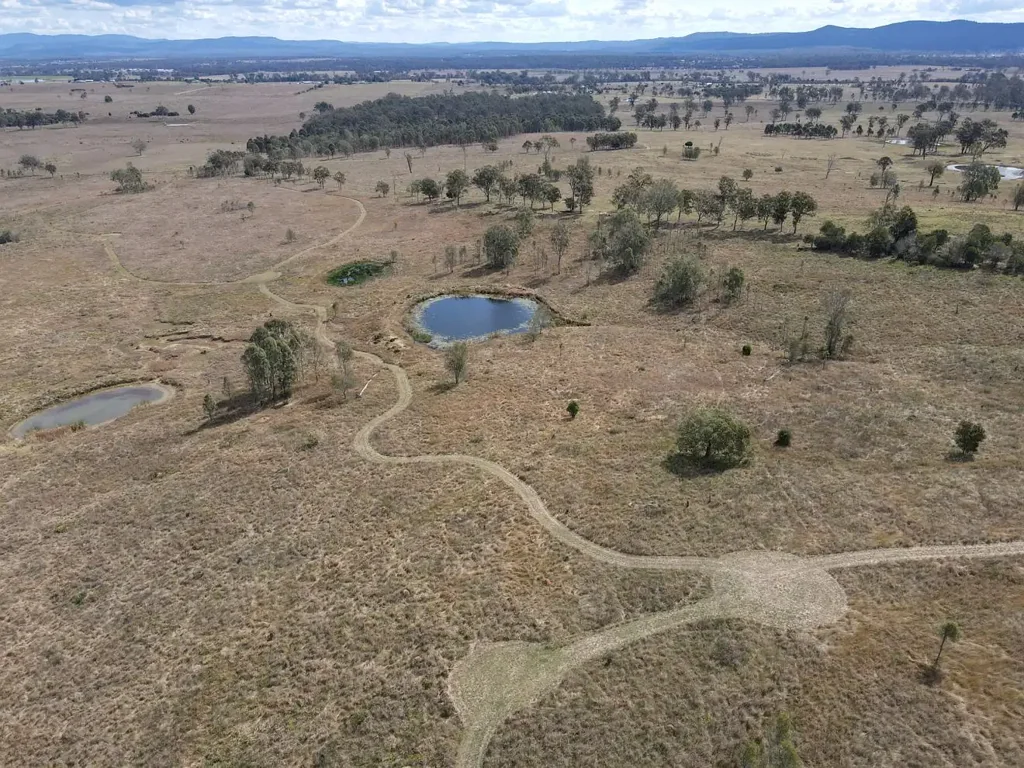 Ebenezer A Rare 140-Acre Holding with 270° Mountain Views, Dams, and Room to Build Your Dream Rural Escape