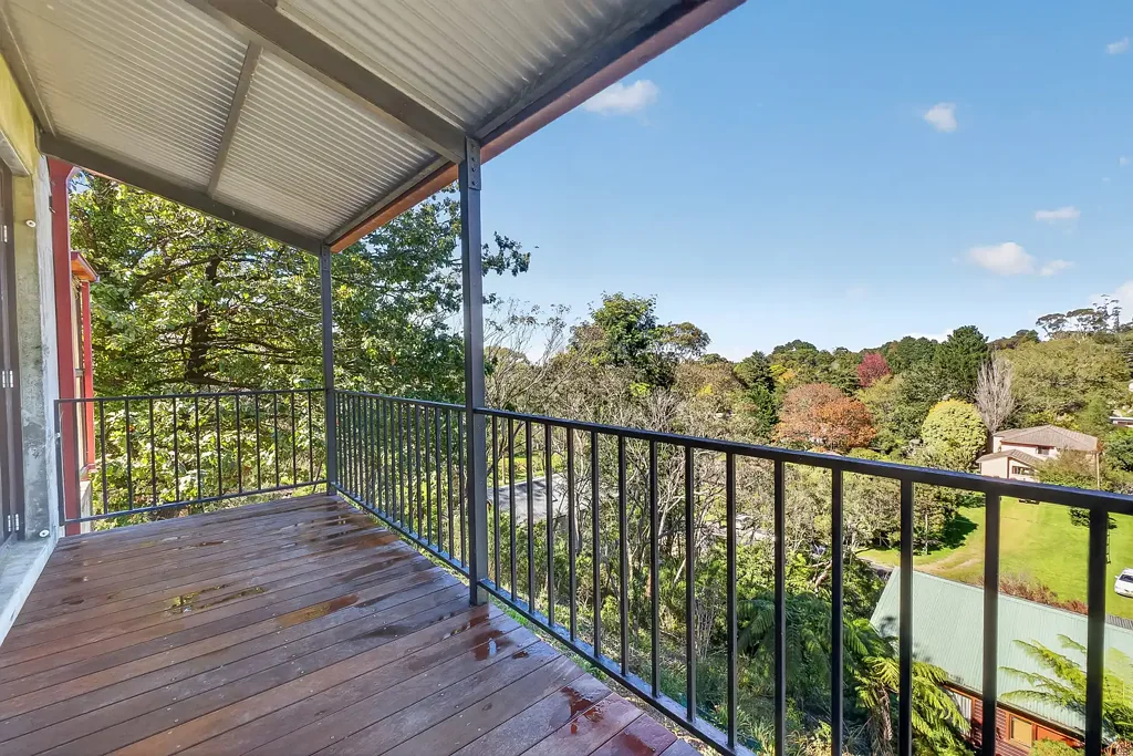 Stylish 2-Bedroom Unit with Scenic Views & Modern Updates