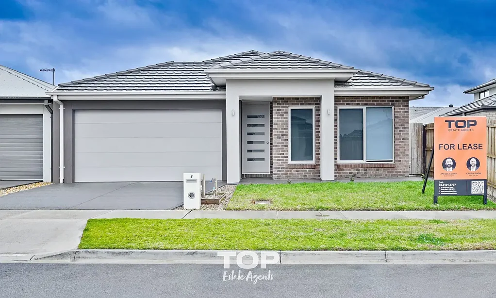 Spacious 4-Bedroom Home in Prime Clyde Location!!