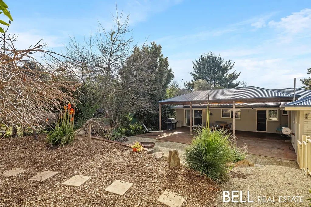 2 Paradise Grove, Emerald, VIC 3782