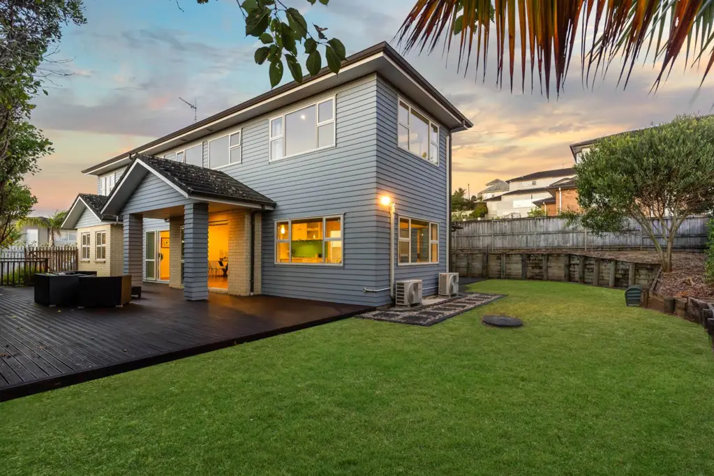 7 Deele Close, Pinehill, North Shore City, Auckland