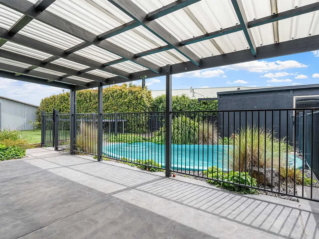 Port Fairy 5બેડરૂમ Family Home with Pool and Studio with rental income