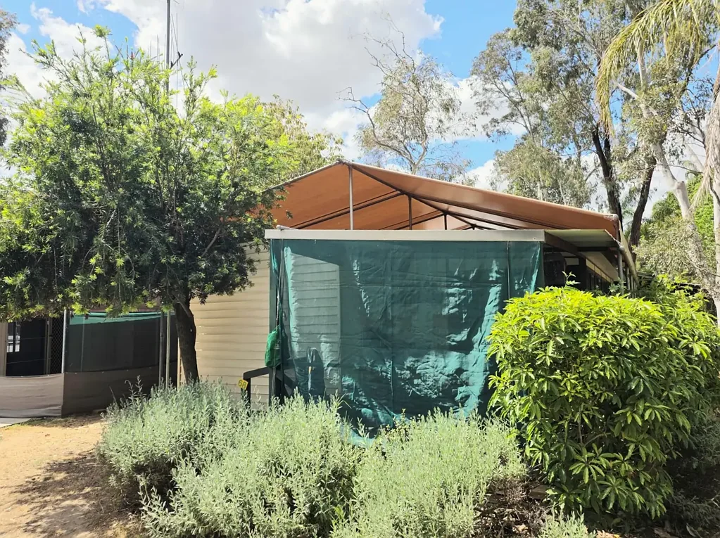 Tocumwal Cosy Permanent Living Cabin Close to the Murray River