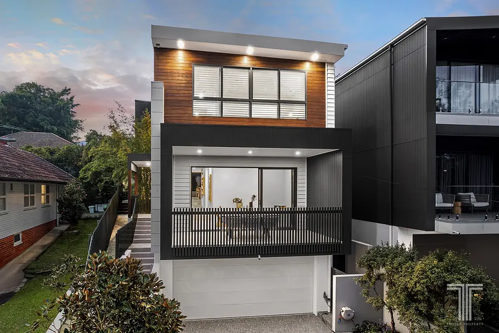 Coorparoo 5Moenga Parkside Perfection and Luxury Family Living