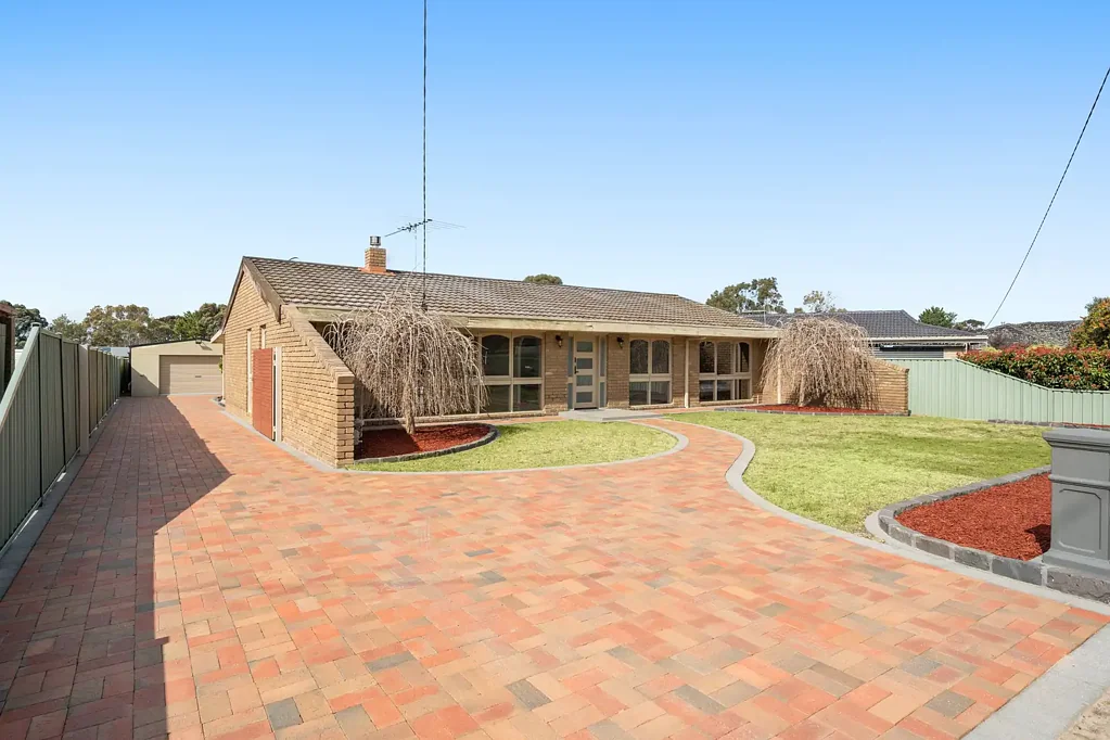 Riddells Creek 3 Slaapkamer Charming Country Home with Pool, Shed & Prime Location