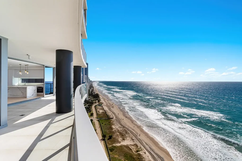 Surfers Paradise 3 Bedroom Luxury Absolute Beachfront Living – Blue Chip Location