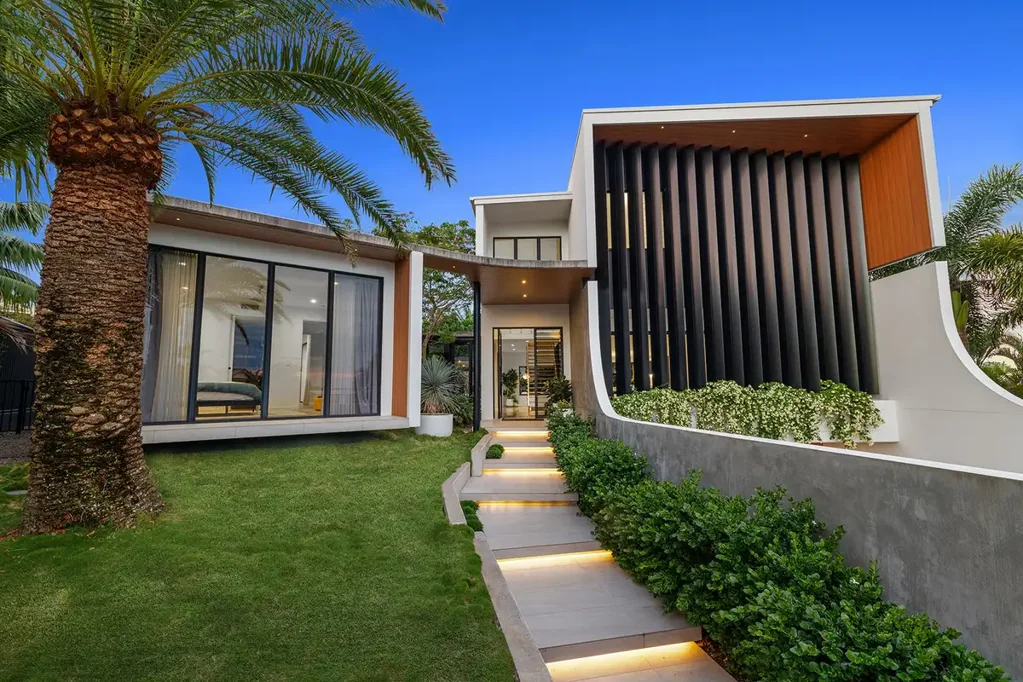 Mooloolaba 4침실 BENCHMARK HOME FOR BEACHSIDE MOOLOOLABA!