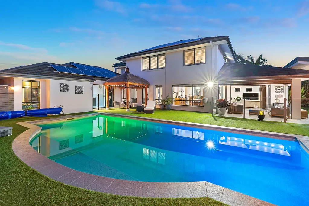 Oxenford 6Kwarto A Hidden Regatta Waters Masterpiece with Genuine Dual Living