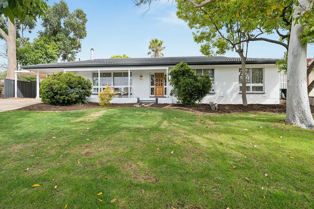 4 Greenwillow Crescent, Happy Valley, SA 5159