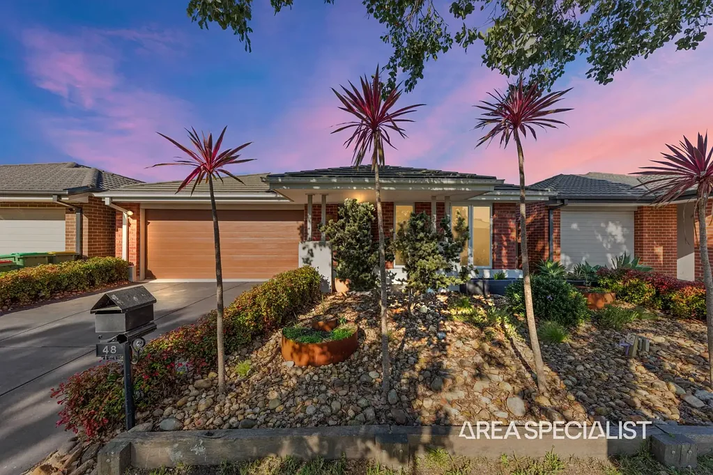 Pakenham 4房 简介：位于备受欢迎的 Pakenham 区域，时尚宽敞的居住空间 The Brief: Stylish, Spacious Living in a Sought-After Pakenham Pocket