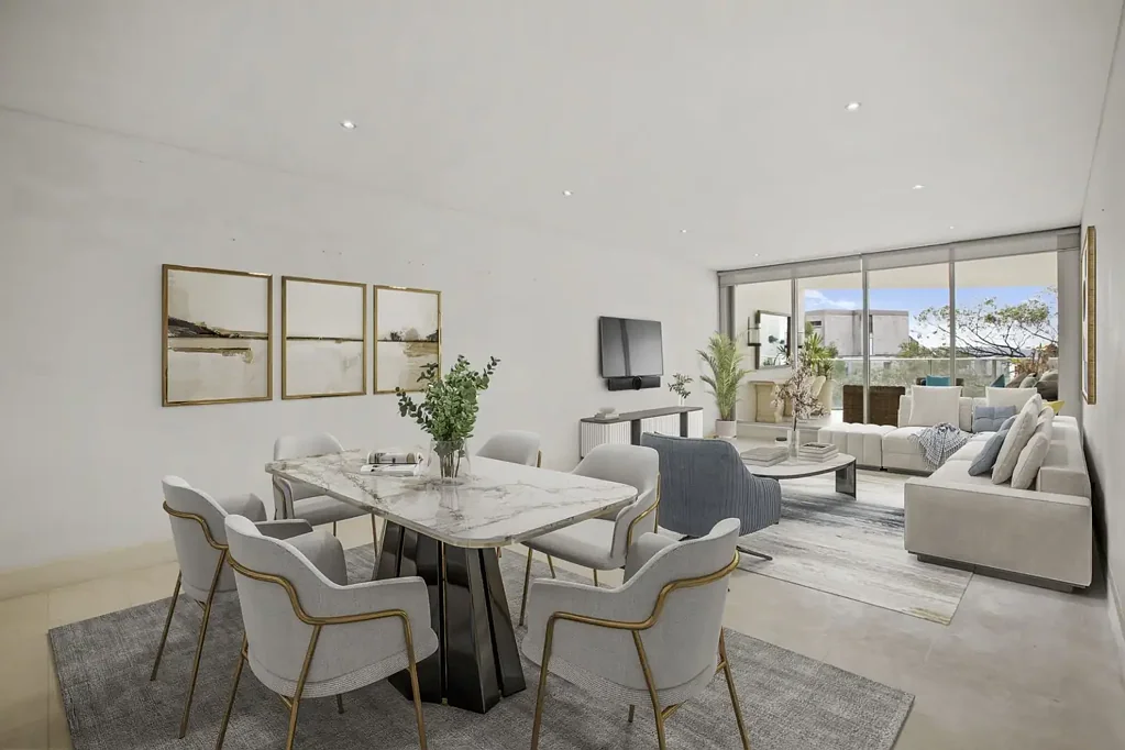 Luxury Two Storey apartment In Sought After "Manhattan"