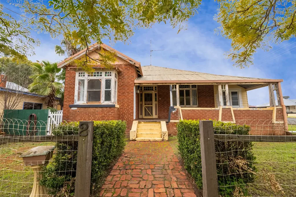 2 Oswin Street, Parkes, NSW 2870