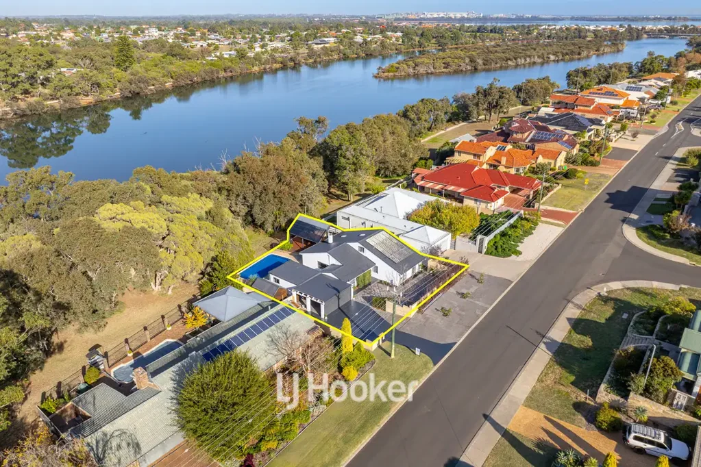 Australind 4房  Stylish Riverside Retreat with Space to Entertain