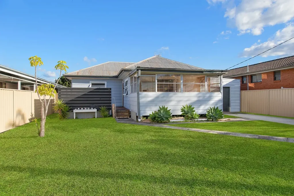 72 Ocean View Road, Gorokan, NSW 2263