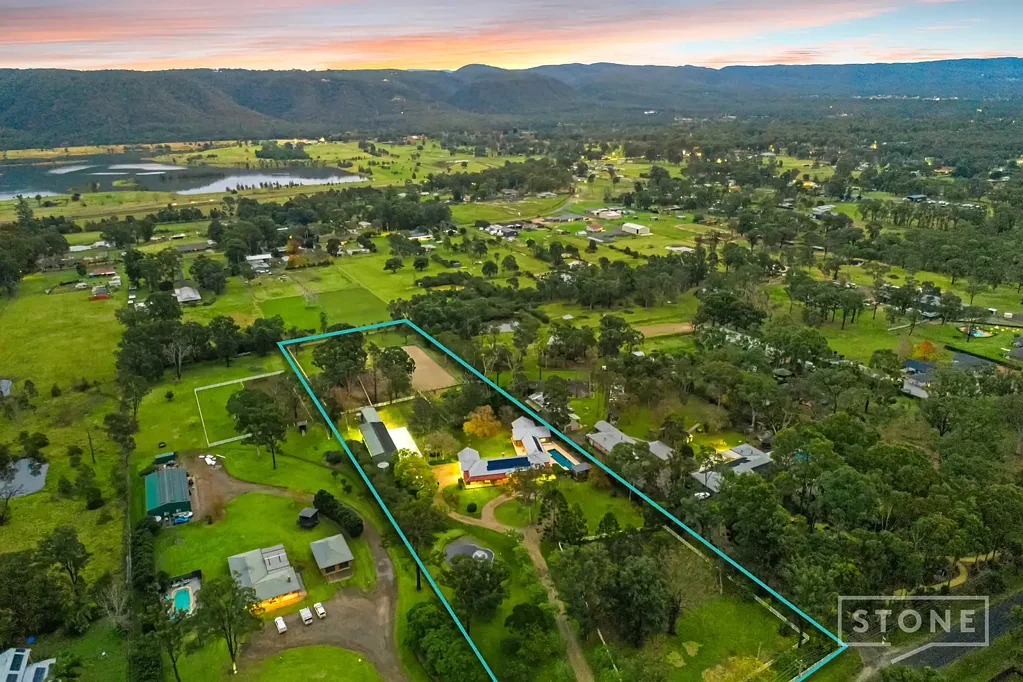 Castlereagh 7 Slaapkamer Blue-Ribbon Estate Living