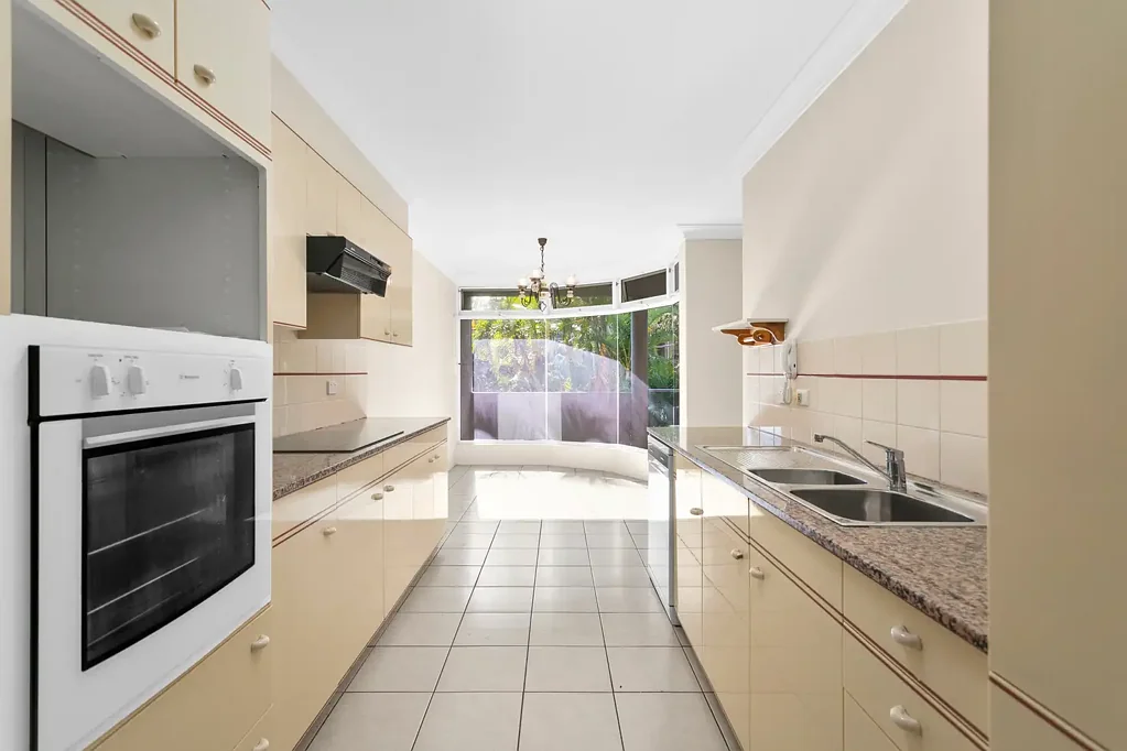 Spacious Apartment Living in a Prime Cronulla Location