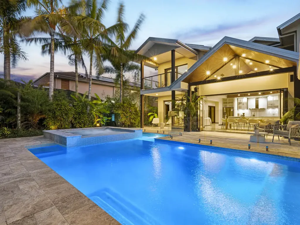 Helensvale 4 Slaapkamer Luxury Waterfront Living in the Exclusive Serenity Shores Estate