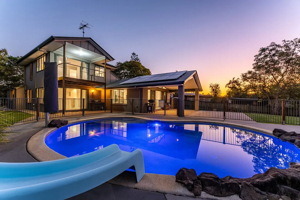 Glass House Mountains 4침실 Private Hinterland Sanctuary with Resort-Style Living