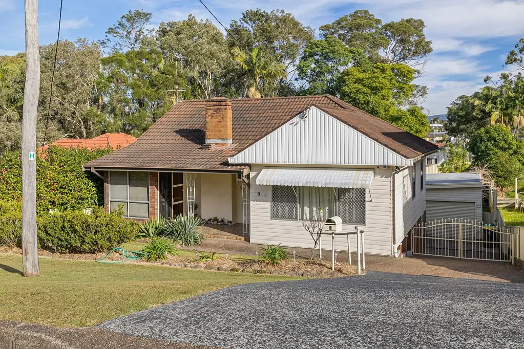 9 Hely Avenue, Fennell Bay, NSW 2283