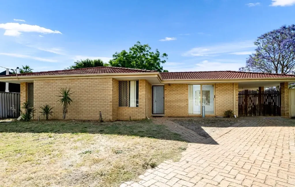 Gosnells 3غرفة نوم RENOVATED, FRESHENED UP AND SITTING PROUD ON 786 SQM OF LAND
