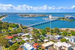 4/4 Milton Avenue, Paradise Point