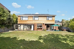 30 Thatcher Crescent, Crofton Downs