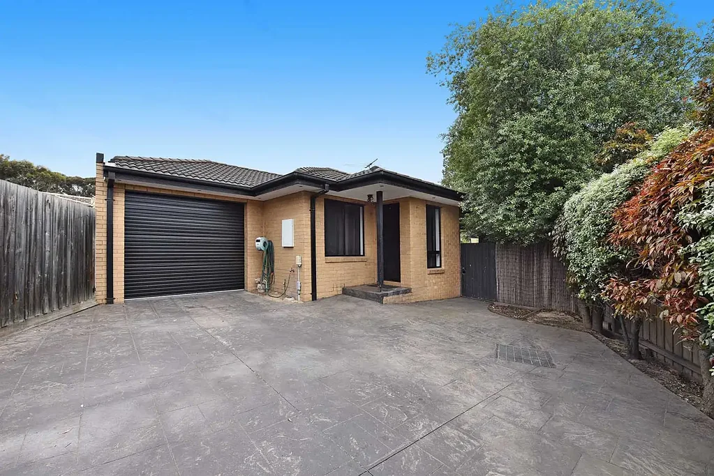 Charming 2-Bedroom Unit in a Quiet Location!