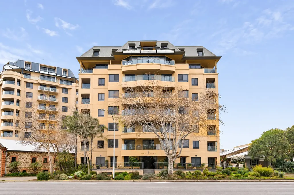 Perfect City-Fringe Lifestyle – Stylish 2-Bedroom Ground Floor Apartment