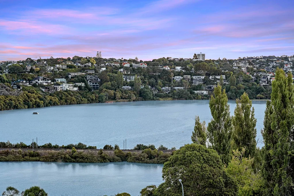 Orakei 3房 New Freehold Home with Spectacular Seaviews
