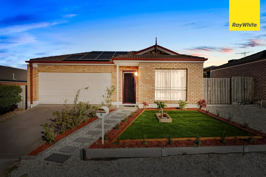 Welcome to 9 Jolley Rise, Harkness - A Comfortable, Low-Maintenance Family Home for Lease