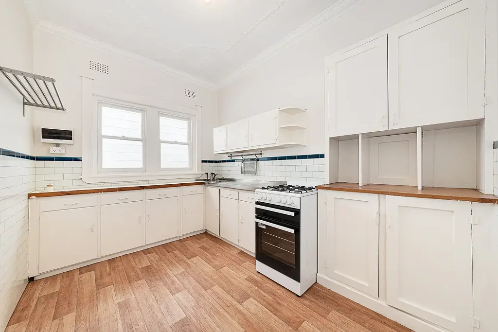 DEPOSIT TAKEN AFTER FIRST INSPECTION - INSPECTION CANCELLED!!