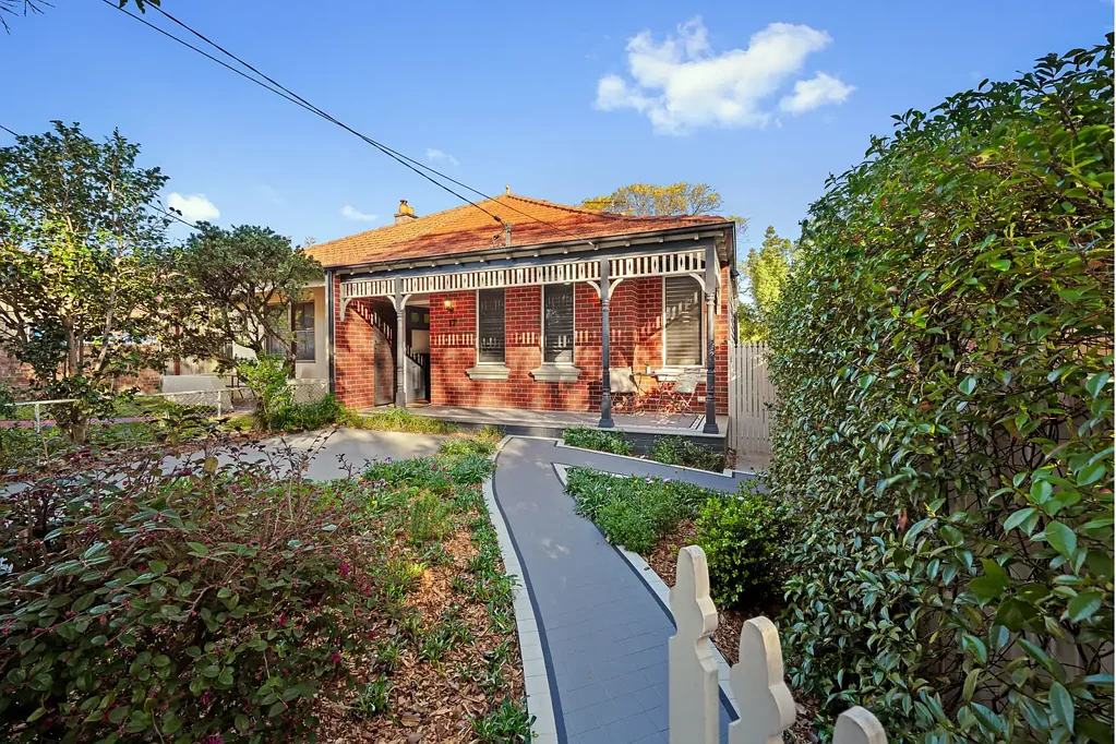 Abbotsford 3 Slaapkamer A Stylish Blend of Character and Modern Comfort