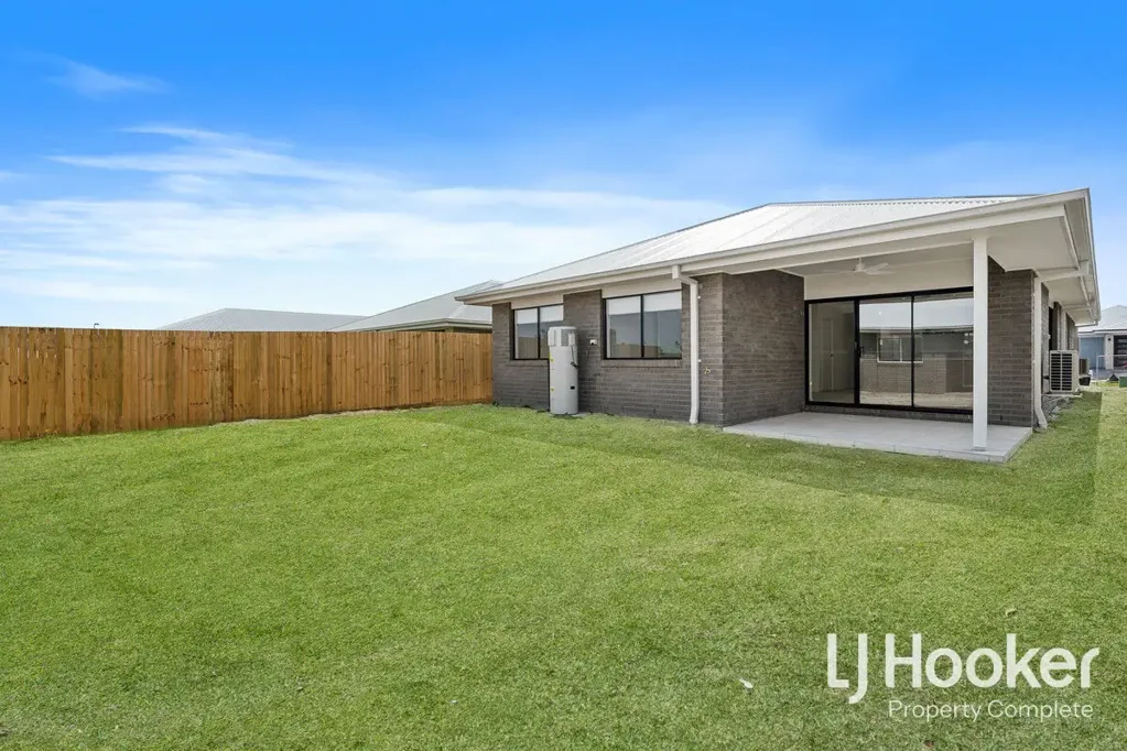 Metricon Quality - 2 x Living Zones - Tiled Throughout for E