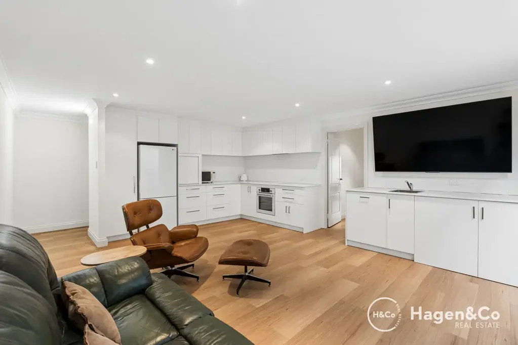 Beachside Living in Watermans Bay – Just Steps from the Sand!
