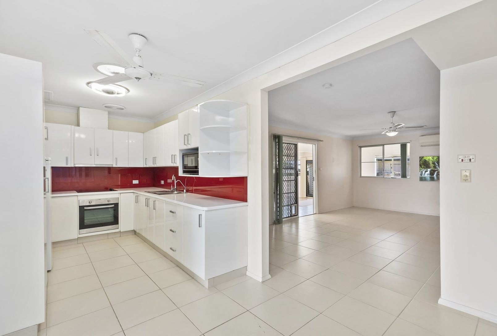 16 CUNNINGHAM RD, KILLARNEY VALE NSW 2261, 0 habitaciones, 0 baños, House