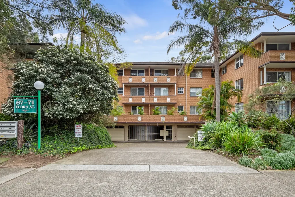 Kirrawee 2房 两卧奢居 顶层公寓 带棚阳台 城景视野 超大车库 便捷生活 南村近邻 学区房优 Low Maintenance & Convenient Living