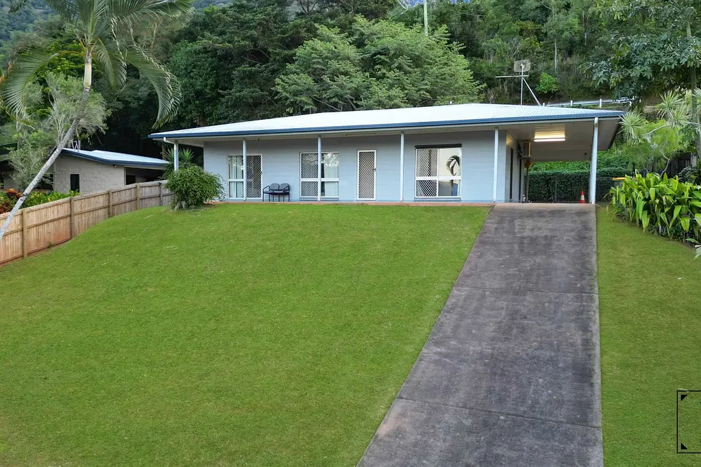 17 McFarlane Drive, Kanimbla, QLD 4870