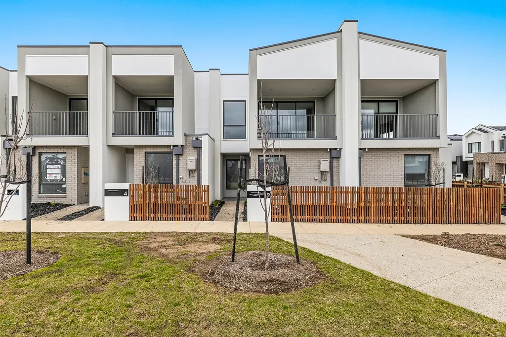 Brand New Townhouse in Prime Clyde Location
