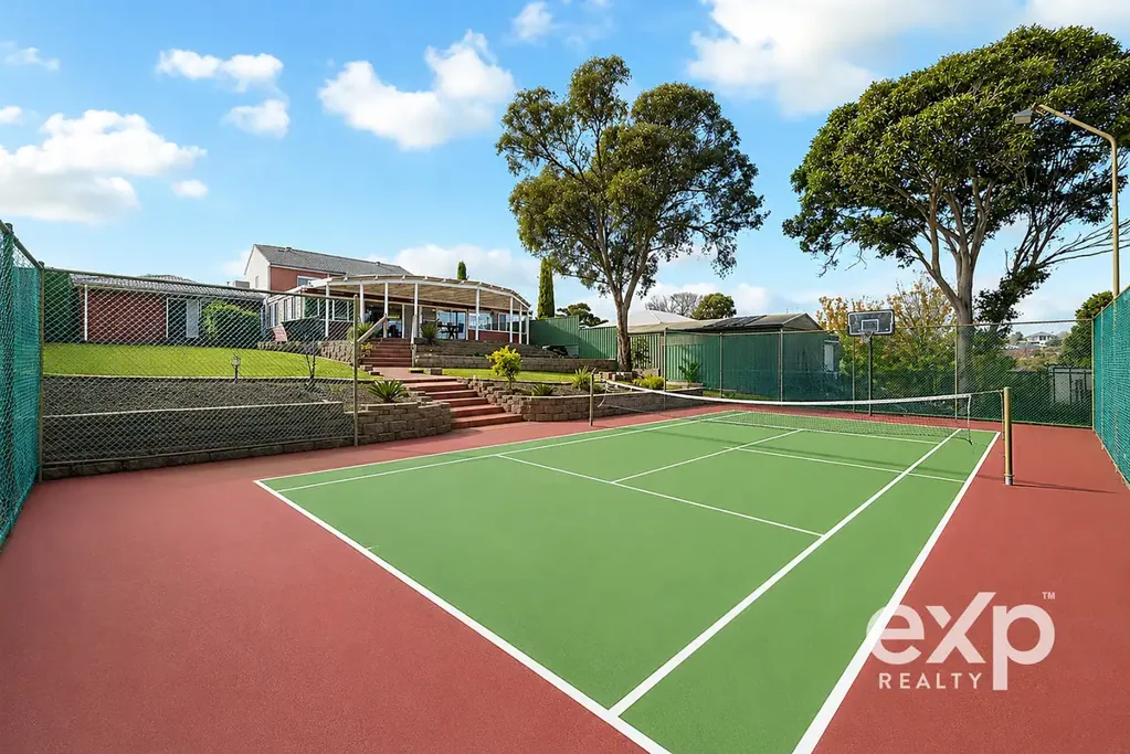 Greenwith 5房  Going.... Going....... Over 2000m2 With Pool and Tennis Court + 5 Bedrooms & 4 Bathrooms
