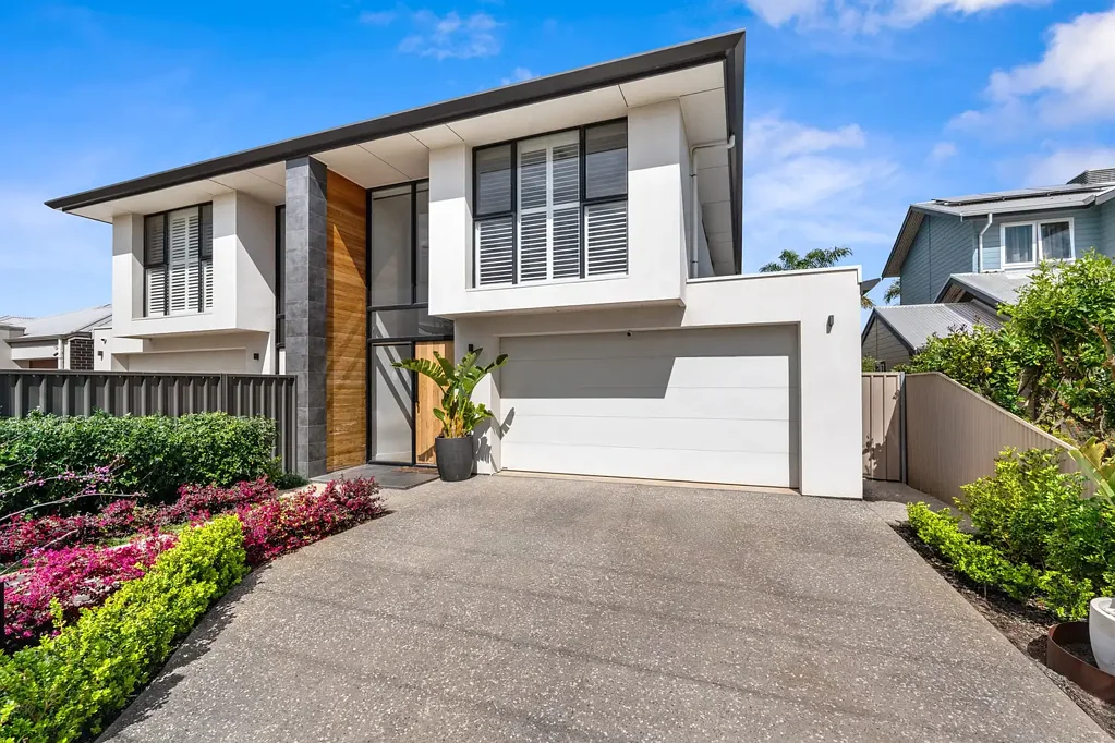 Glengowrie 4침실 Find luxury: where coastal ease meets bespoke design