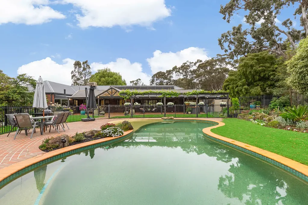 Sunbury 4 Bedroom Executive Lifestyle Retreat on 2.5 Acres (Approx.)