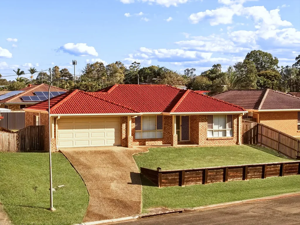 Caboolture South 4房 高地住宅，可俯瞰绿意盎然的丛林景观 Elevated Home with views of Leafy Bushland