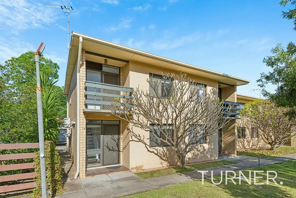 Fully Renovated 2 Bedroom Townhouse
