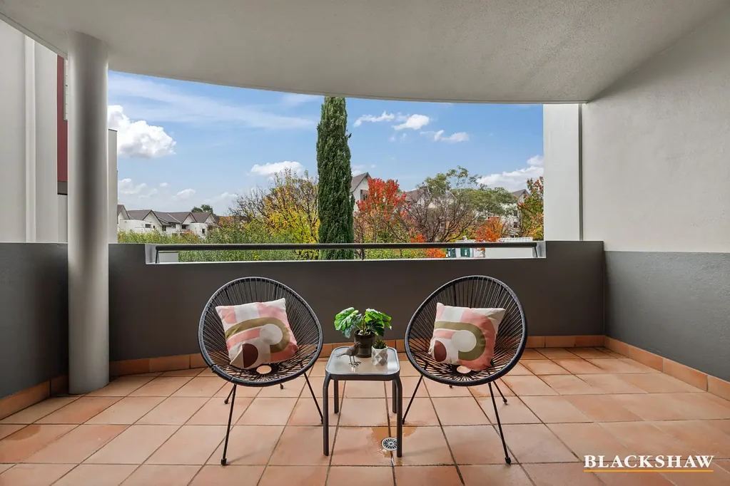 Garran 3 Bedroom Luxury, Light-Filled Living with Stunning Views