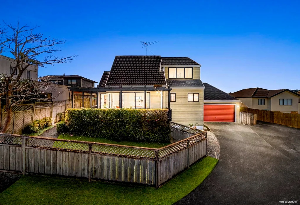 3-bedroom home with parking and views!